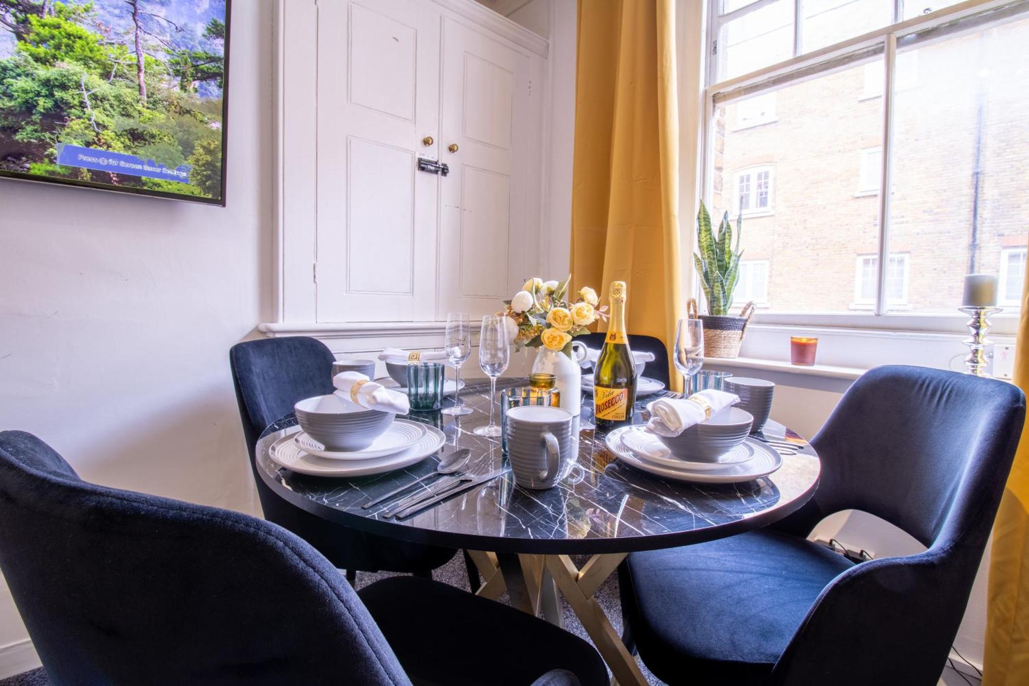 לונדון Chic Urban Retreat 1 Bedroom Gem In Covent Garden מראה חיצוני תמונה